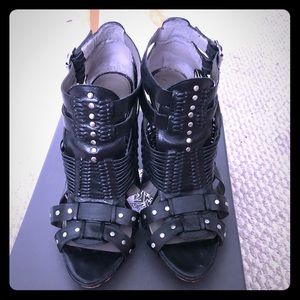 Vince Camuto black heels